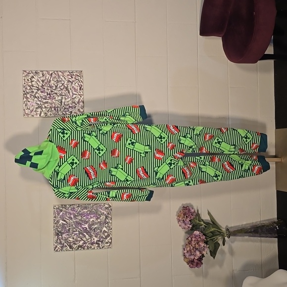 Minecraft fleece onesie - Picture 4 of 6